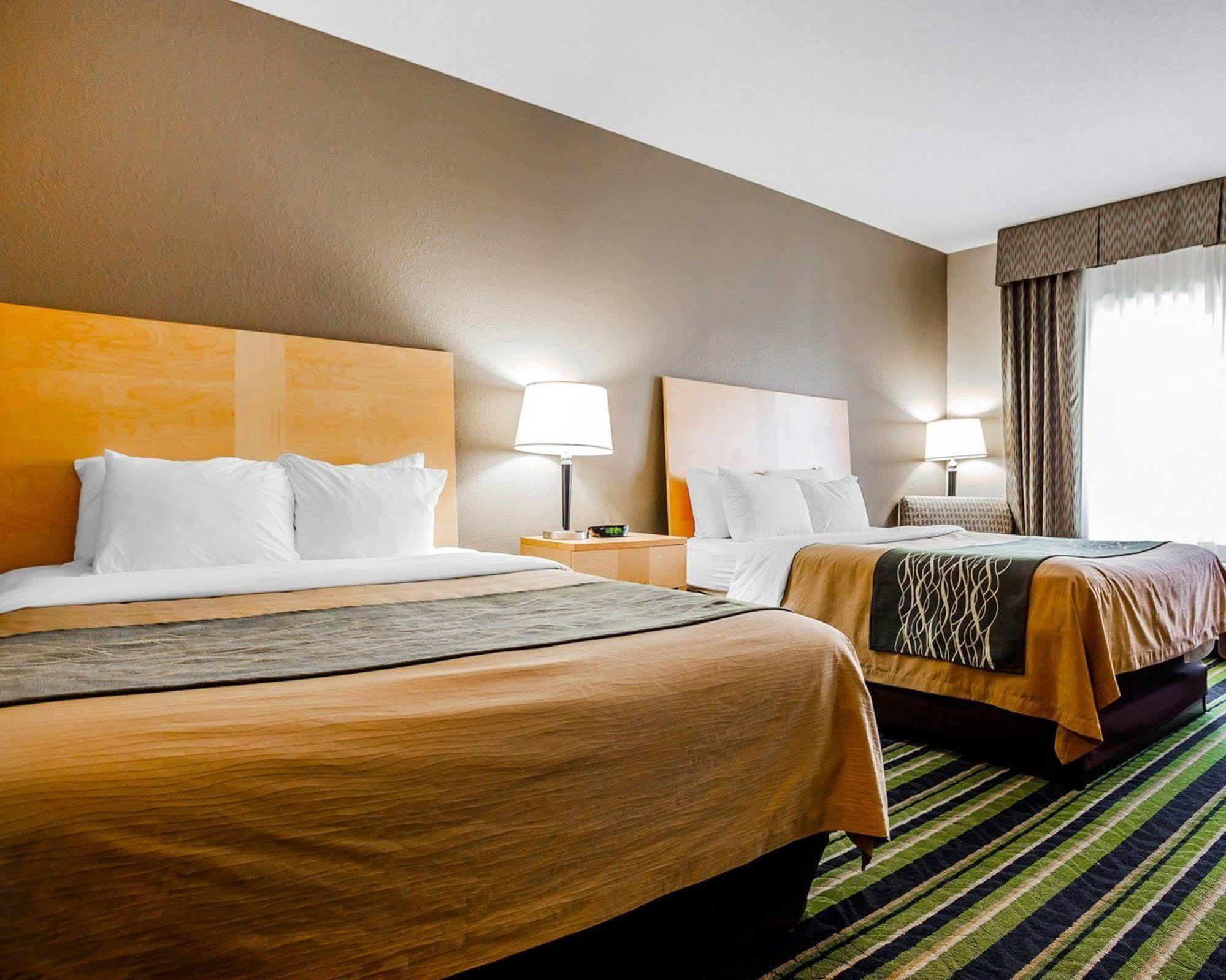 Comfort Inn Kansas City / Airport ภายนอก รูปภาพ
