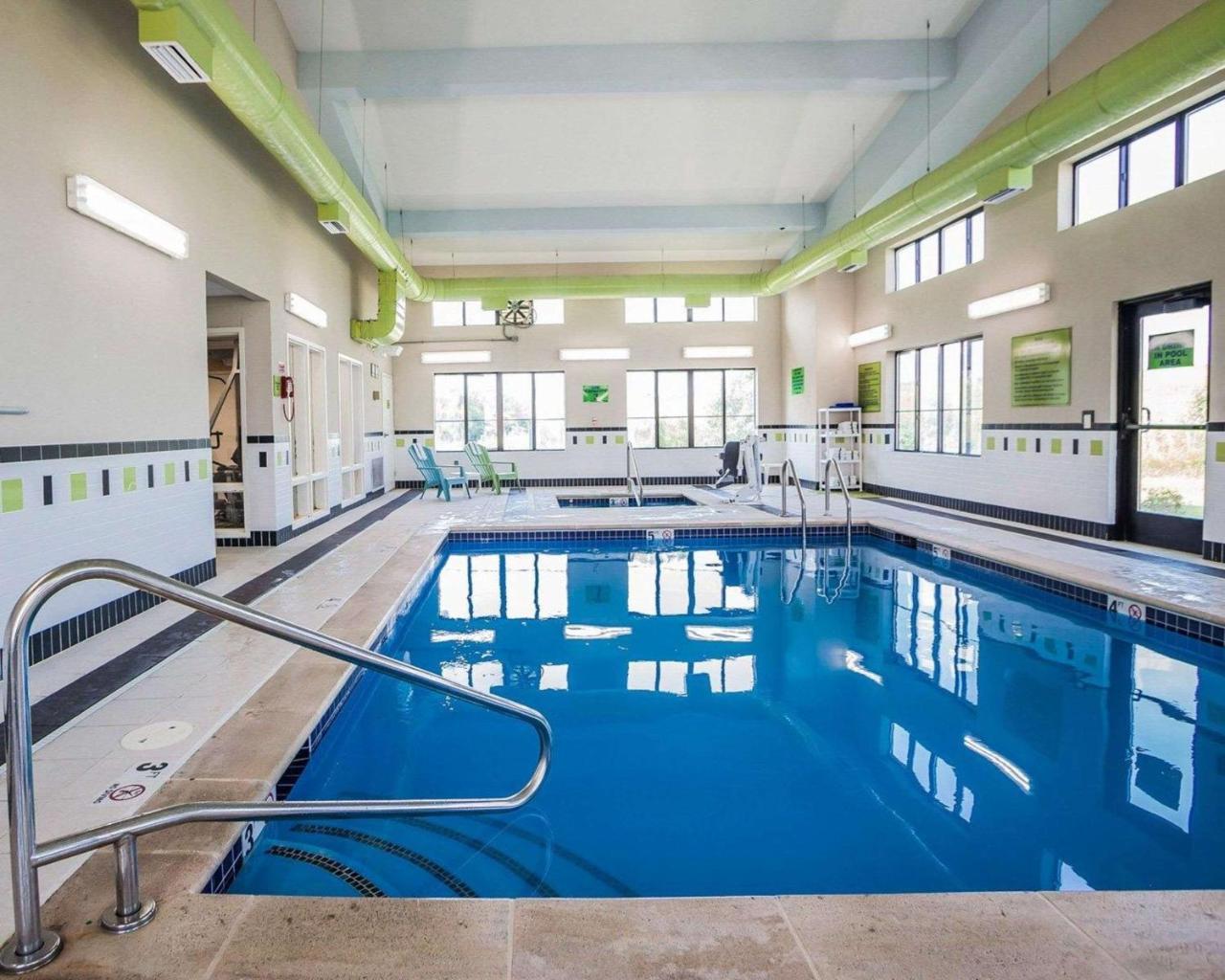Comfort Inn Kansas City / Airport ภายนอก รูปภาพ