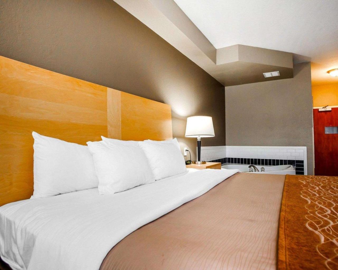 Comfort Inn Kansas City / Airport ภายนอก รูปภาพ