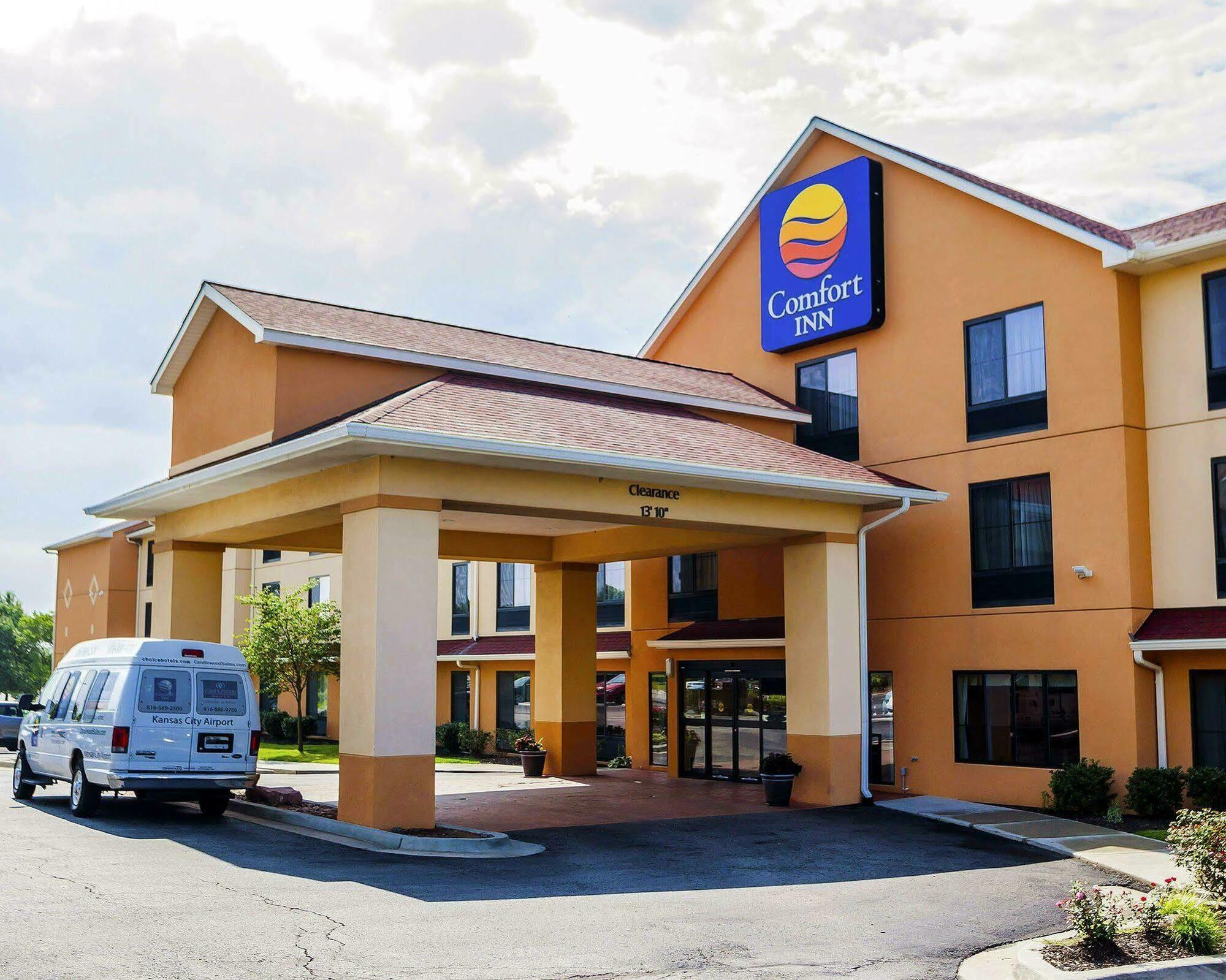 Comfort Inn Kansas City / Airport ภายนอก รูปภาพ