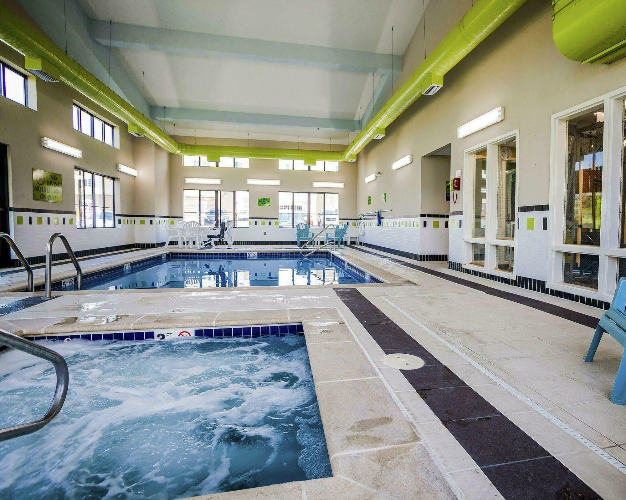 Comfort Inn Kansas City / Airport ภายนอก รูปภาพ